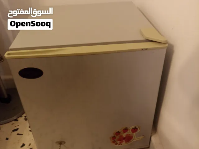 ثلاجه للبيع نضيفه ميني بار بي مفتحها ربي يبارك