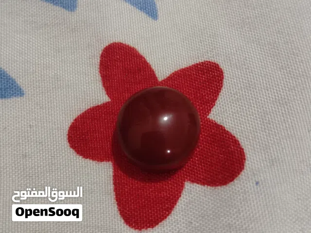 حجر عقيق يمني نافذ للضوء ممكن يستخدم فص لخاتم أو سلسه أو انسيال