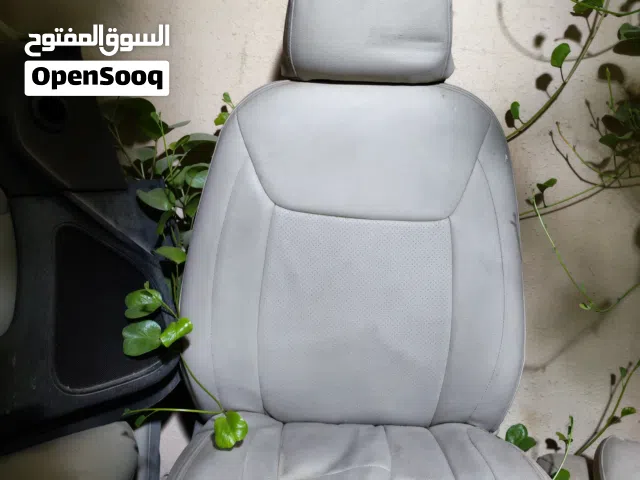 كراسي مع الديكورات كرايسلر c300 2018