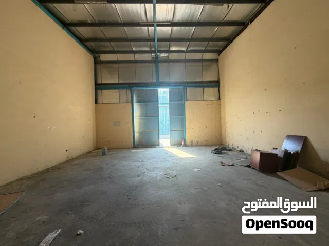 مستودع للإيجار في الصناعية 18 ( الشارقة )