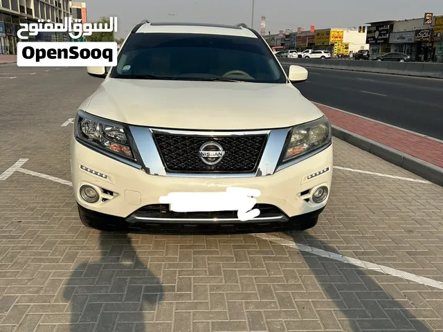 Used Nissan Pathfinder in Ajman
