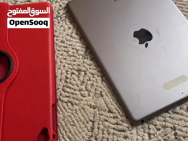 ايباد مستعمل حاله ممتازه مع كفر وشاحن
