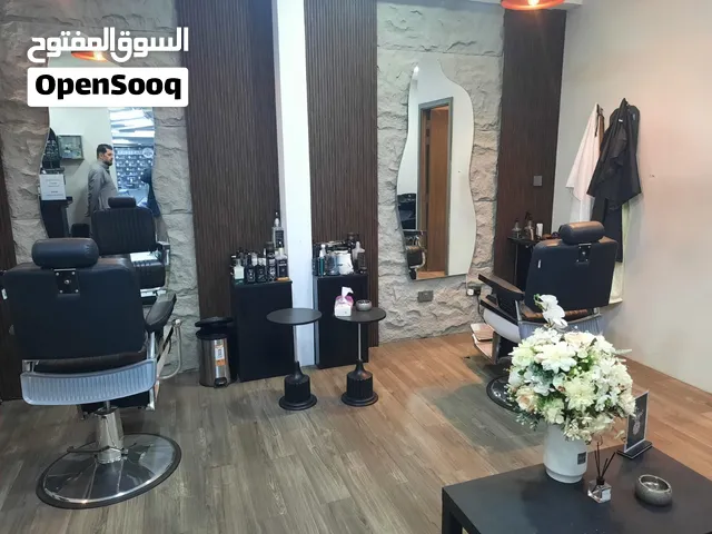 صالون حلاقة رجالي للبيع مدينة العين