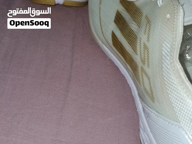 بوت adidas مقاس 42