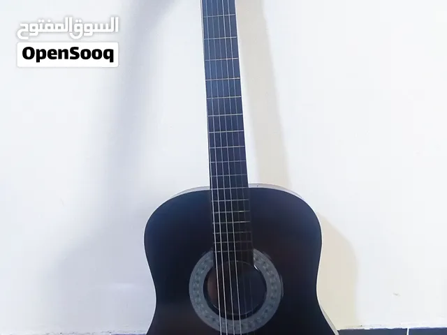 كيتار جديد غير مستعمل مع رييشة وجنطة واوتاره الخاصة . وبي مجال السعر