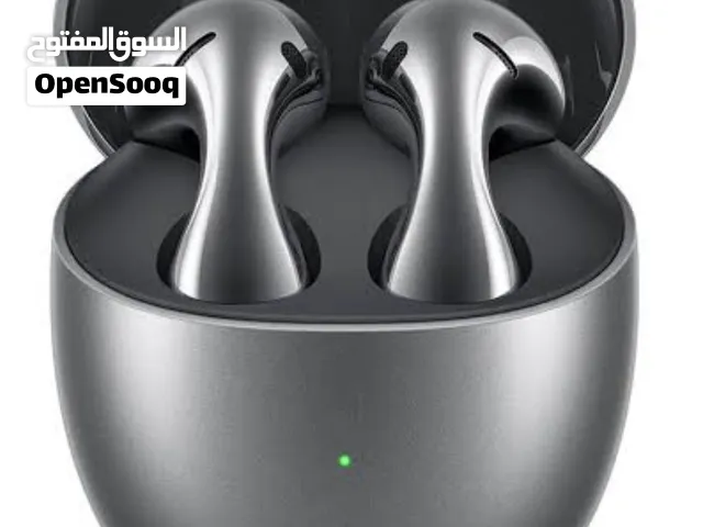 HUAWEI FreeBuds 5 - لون فضي مستعملة كالجديدة مع شاحن