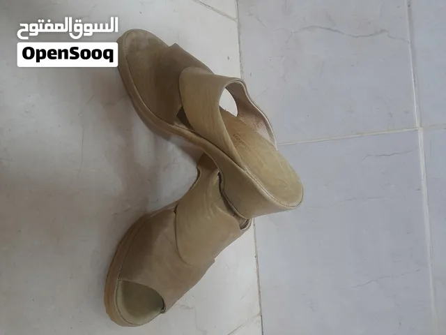 حذاء ماركة salmander الالمانية