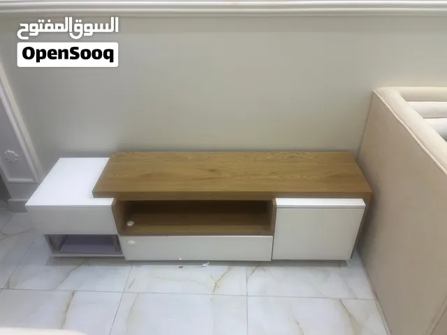 طاولة شاشه شبه جديده