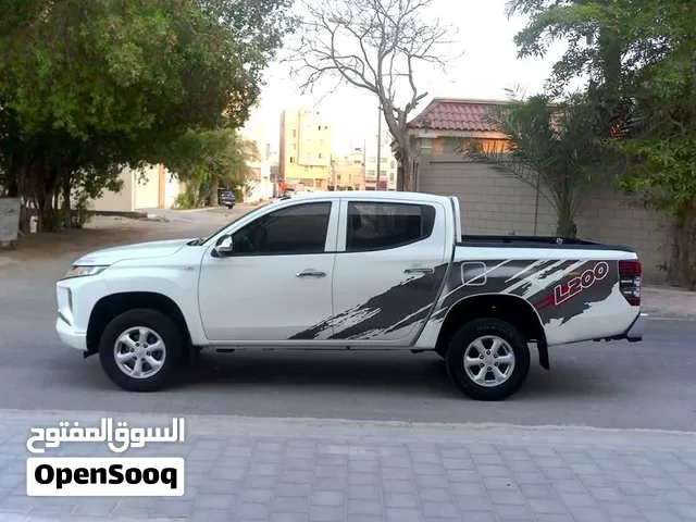 Mitsubishi L200 4X4 4WD Double Cabin Manual Gear Zero Accident Very Neat Clean Personnel Used Pickup
