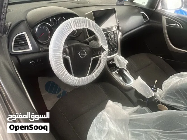 اوبل استرا