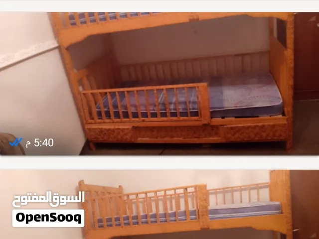 للبيع اثنين اسره مكسور من الحنب الباقي تمام ميشكي من شي