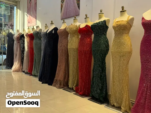 محل فساتين في البصرة كامل للبيع  للاستفسار والتفاصيل: WhatsApp