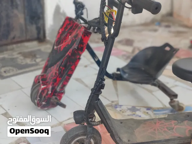 سكوتر كهربائي اثنين بقوة 36 فولت وسيارة اطفال شاص عرضضض