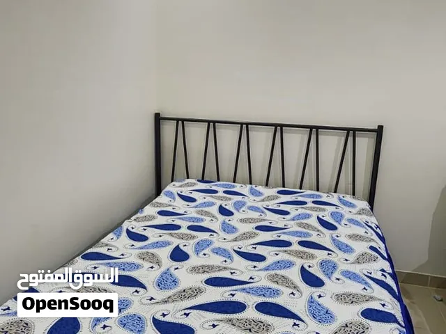 سرير مع مرتبة طبية للبيع