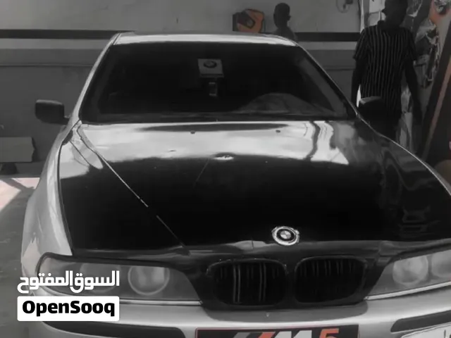 بي ام خامسه