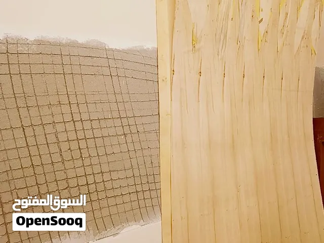 السلام عليكم متوفر دولاب  استعمال نضيف وخشب ايطالي  ب 700 قابل للنقاش