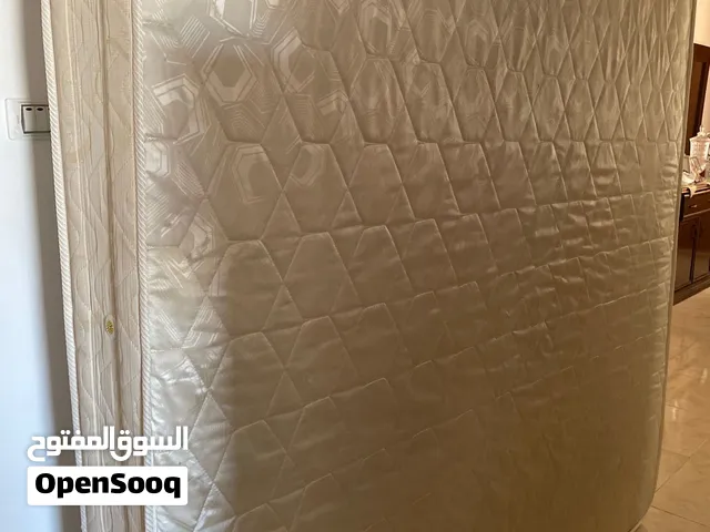 فرشه ضغط للبيع نظيفه حجمها مناسب كتير