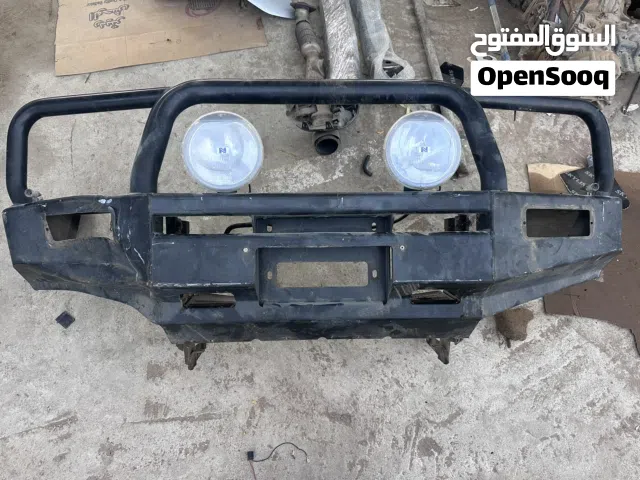 صدام امامي استرالي مع قاعده للونش يركب لاغلب سيارات نيسان وبالاخص الاكستيرا والباتفندر والبيكب