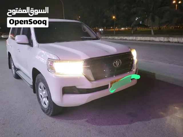 لاند كروزر موديل 2017