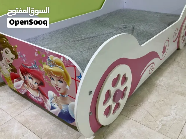 سرير مع مترس اطفال جديد مستعمل فترة بسيطة