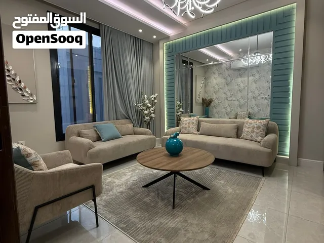 للايجار شقة فاخرة مفروشة VIP اول ساكن حي المروة
