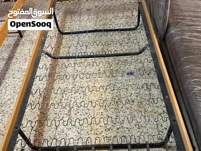 سرير مع مرتبة للبيع