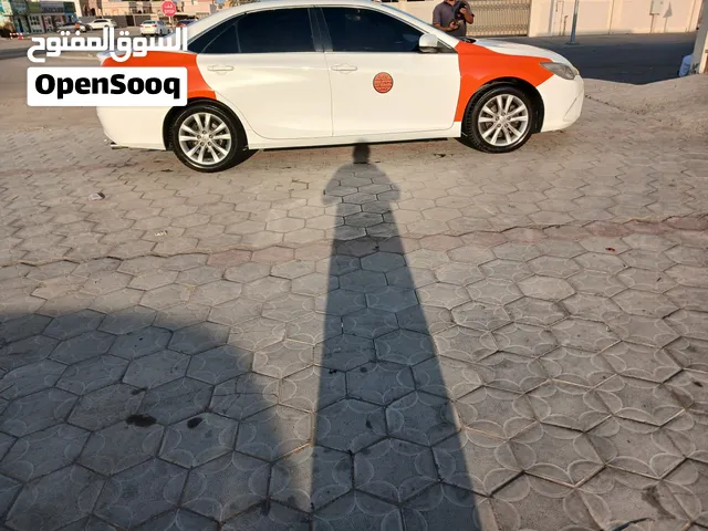 كامري سياره نظيف موديل 2017 مع الرقم