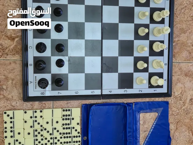 طاولة شطرنج +  دومينو استعمال خفيف بسعر حرق // CHESS + DOMINOES