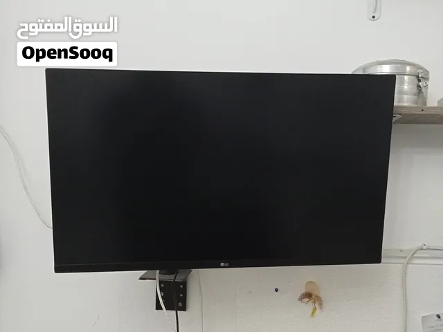 بيع طاولةمكتب ممتازة جدا وكرسي مكتب ممتاز وشاشة طابعة جديدة بقمة النظافة جدا للبيع المستجعل
