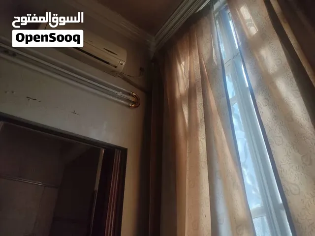 مكتب تجاري مع منتفعاته في منطقة الصالحية