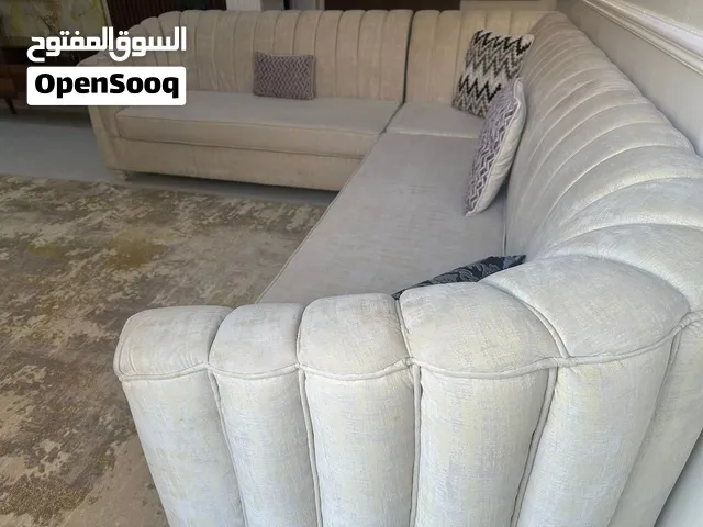 للبيع قنفات نظيفه وشبه جديده مستعمل خفيف اسفنج البغلي 45 مع السجاد 40من غير سجاد
