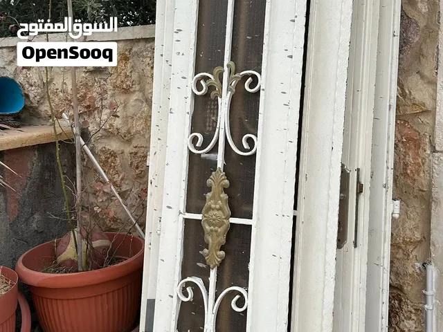 بابين حديد باللون الأبيض للبيع