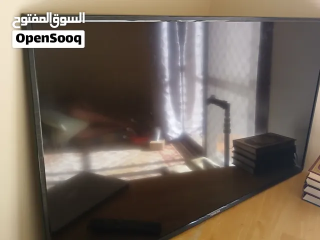 شاشة سمارت موديل  تستخدم هذا التصميم الكلاسيكي لشاشات الـ LED ذات بحجم 43 بوصة عبر عدة أجيال متقاربة