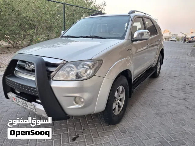 السلام عليكم ورحمة الله وبركاته اخوي ممكن تنزل اعلاني للبيع تويوتا فونشنر موديل 2006 سته سلندر قمة