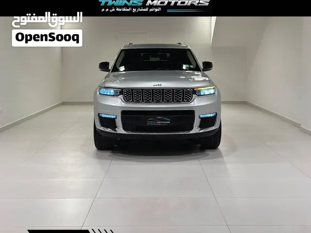 جيب شيروكي ليميتيد لون فضي 2021