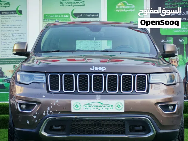 جيب قراند شيروكي خليجي موديل 2018  السياره من دون حوادث بحاله الوكاله.................