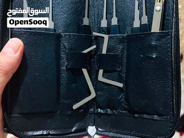 عدت فتح للبيع متكامله لعدت اقفال ووبجي معاها قفل شفافا للتعلم. حاجه ممتازه ومعاه حته خدمت توصيل ا