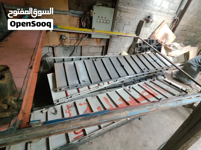 أبواب حديد للبيع للتواصل معنا على الرقم سعر الباب الواحد 70 الف العرض مترين الطول ثلالثه متر