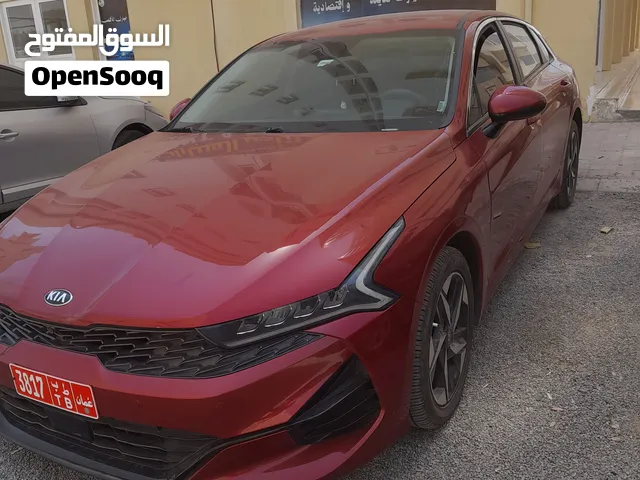 مجموعة متنوعة من السيارت . ( النترا . سوناتا . اكسنت . صني . سنترا . k 5 . التيما