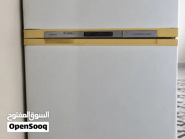 ثلاجة (جولدستار) مستعملة للبيع_  باب واحد مع فريزر  ( بحالة جيدة )