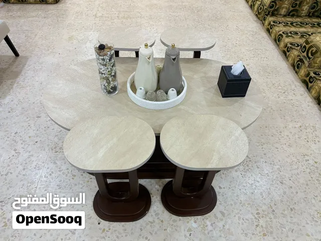 طاوله وسط شبه جديده
