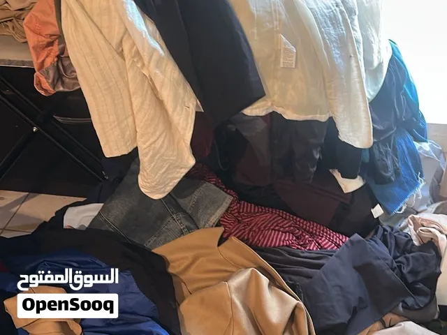 متوفر كمية ملابس جديده ومستعمله ماركات حوالي 170 قطعه جاكت بليزر بنطلون دراعه
