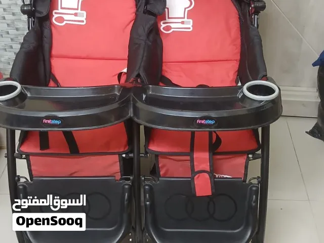 للبيع عربة أطفال توأم نظيفة جدا استخدام قليل بسعر 10 دينار Twin baby stroller, very clean 10BD