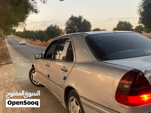 مرسيدس c180