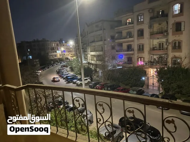 شقه للببع بالياسمن فيلات  المساحة 180 متر  الدور الثاني كامله العدادت