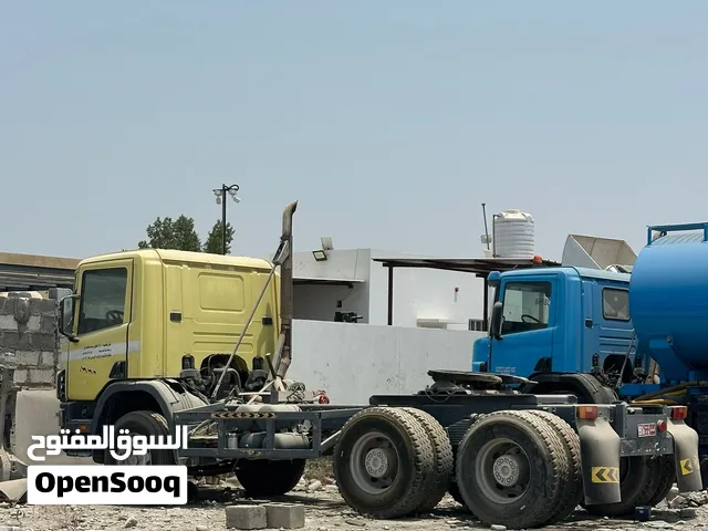 للبيع إسكانيا راس تريله عليه 10 اطارات جديده سياره مصيونه بالكامل ونظيفة