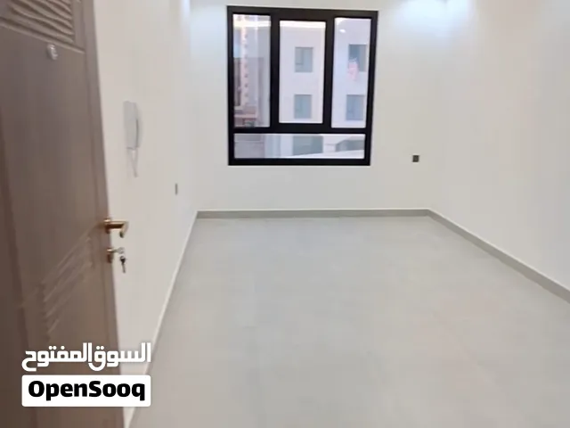 شقة للايجار بميدان حولي اول ساكن عائلات غرفتين و صاله 2 حمام و مطبخ
