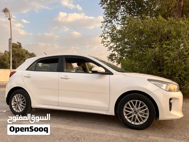 كيا ريو 2019 للبيع هاتشباك المحرك 4 سلندر 1600 اقتصادية اربع مقاعد