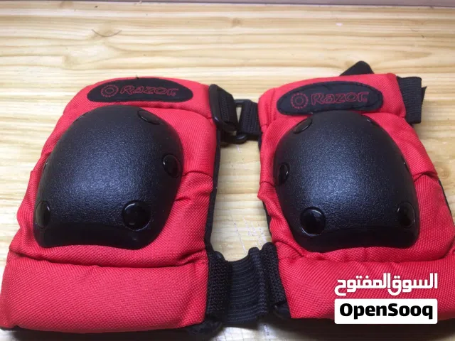 SUPER HIGH QUALITY PREMIUM RAZOR KNEE PADS BARELY USED IN EXCELLENT CONDITION!