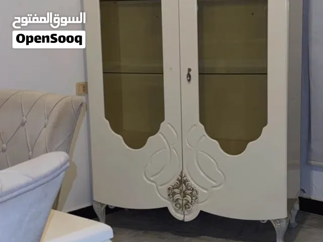 كراسي وطاوله وشاشه 80